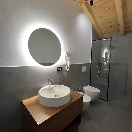 Si N'shpi Tande - Mrizi I Zanave